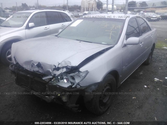 4T1BE32K64U925158 - 2004 TOYOTA CAMRY LE/XLE/SE GRAY photo 2