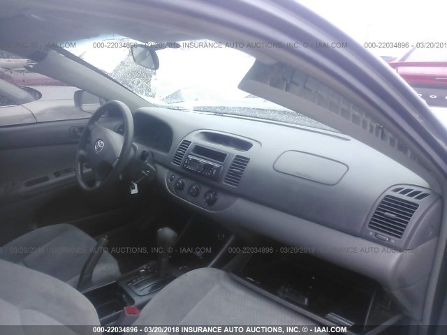 4T1BE32K64U925158 - 2004 TOYOTA CAMRY LE/XLE/SE GRAY photo 5