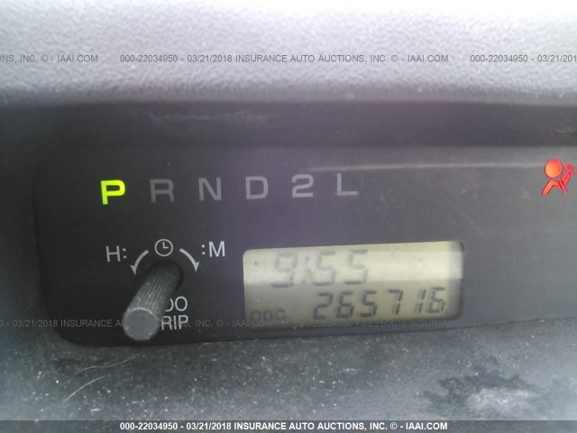 JTLKT324240167956 - 2004 TOYOTA SCION XB WHITE photo 7