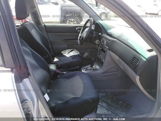 JF1SG65624H723351 - 2004 SUBARU FORESTER 2.5XS Серебристый фото 5