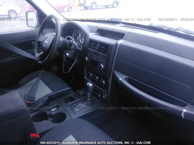 1J4PN2GKXAW166795 - 2010 JEEP LIBERTY SPORT 白色 照片 5