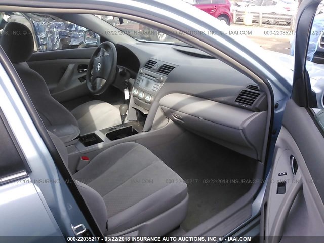 4T1BE46K29U869517 - 2009 TOYOTA CAMRY SE/LE/XLE BLUE photo 5