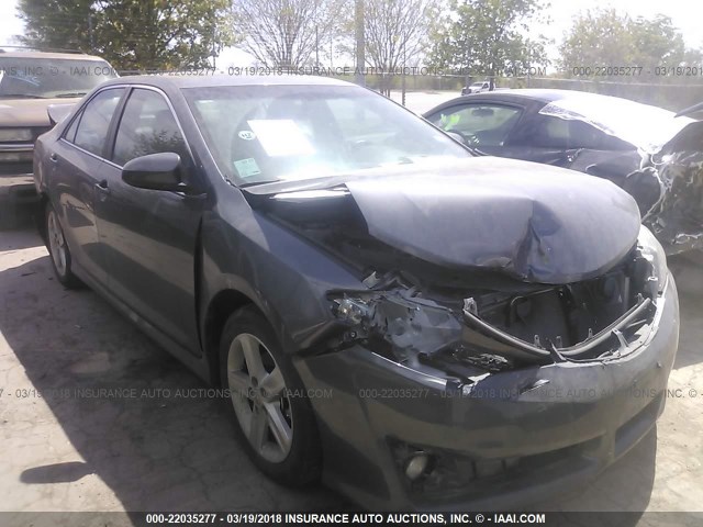 4T1BF1FK7EU845901 - 2014 TOYOTA CAMRY L/SE/LE/XLE 灰色 照片 1