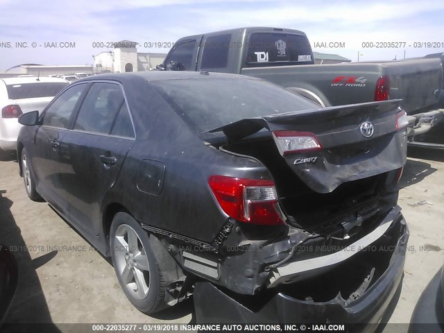 4T1BF1FK7EU845901 - 2014 TOYOTA CAMRY L/SE/LE/XLE 灰色 照片 3