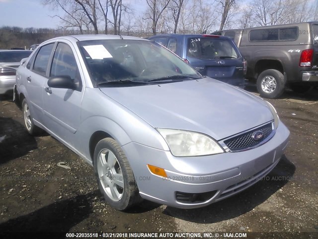 1FAHP34N47W186371 - 2007 FORD FOCUS ZX4/S/SE/SES SILVER photo 1