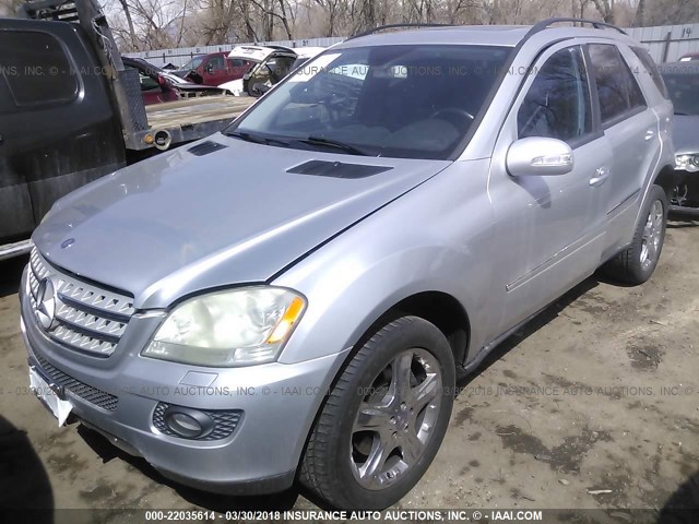 4JGBB75E56A041111 - 2006 MERCEDES-BENZ ML 500 GRAY photo 2