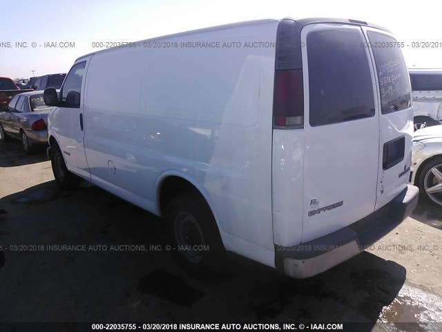 1GCHG35R311182599 - 2001 CHEVROLET EXPRESS G3500  WHITE photo 3