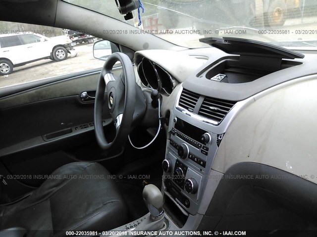 1G1ZG57B99F132703 - 2009 CHEVROLET MALIBU LS ნაცრისფერი ფოტო 5