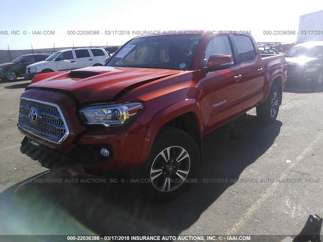 5TFCZ5AN8HX093167 - 2017 TOYOTA TACOMA DBL CAB/SR/TRDSPT/OR/PRO ნარინჯისფერი ფოტო 2