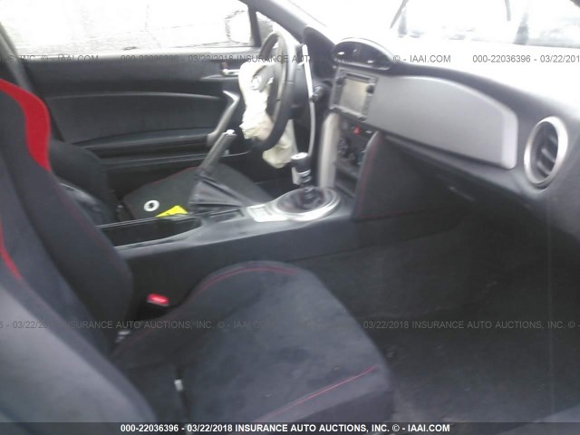 JF1ZNAA17F9701179 - 2015 TOYOTA SCION FR-S თეთრი ფოტო 5