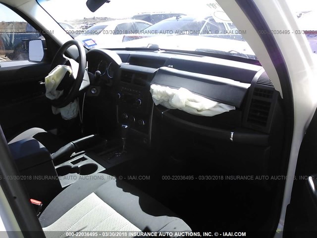1J4PP2GKXAW118160 - 2010 JEEP LIBERTY SPORT 白色 照片 5