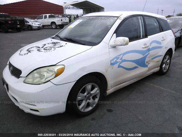 2T1KR32E34C254080 - 2004 TOYOTA COROLLA MATRIX XR WHITE photo 2