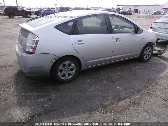 JTDKB20UX77675597 - 2007 TOYOTA PRIUS SILVER photo 4