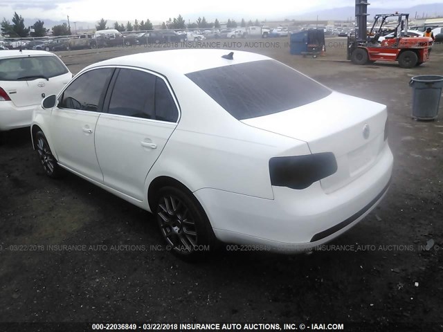 3VWAL7AJ0AM018375 - 2010 VOLKSWAGEN JETTA TDI WHITE photo 3