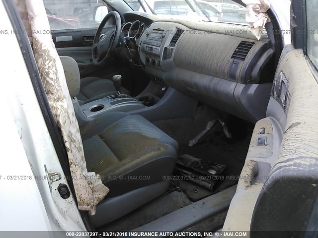 3TMLU4EN0BM056758 - 2011 TOYOTA TACOMA DOUBLE CAB თეთრი ფოტო 5