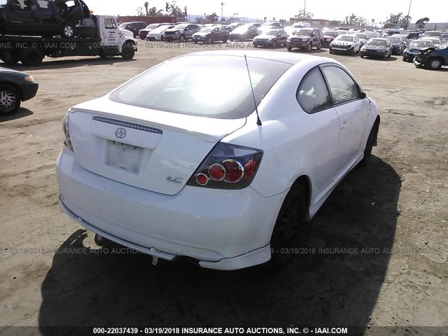 JTKDE167X80232932 - 2008 TOYOTA SCION TC WHITE photo 4