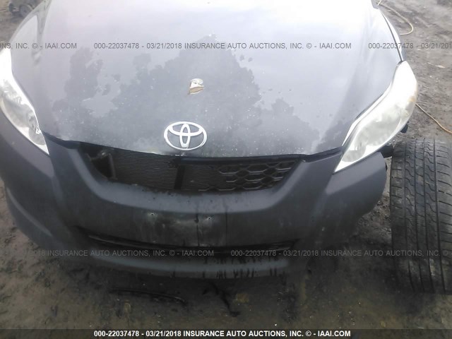 2T1KU4EE8AC529955 - 2010 TOYOTA COROLLA MATRIX  GRAY photo 6