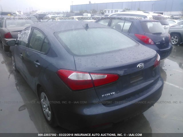 KNAFK4A6XG5563503 - 2016 KIA FORTE LX GRAY photo 3