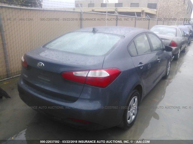 KNAFK4A6XG5563503 - 2016 KIA FORTE LX GRAY photo 4