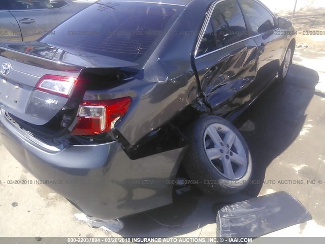 4T1BF1FK7EU451332 - 2014 TOYOTA CAMRY L/SE/LE/XLE GRAY photo 6