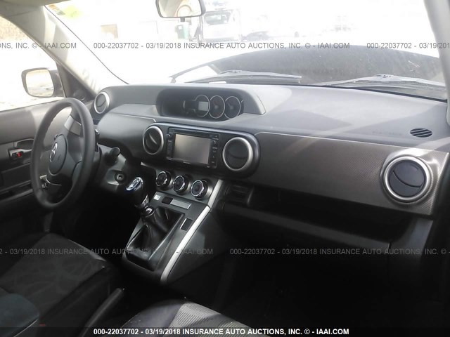 JTLZE4FE3DJ041147 - 2013 TOYOTA SCION XB SILVER photo 5