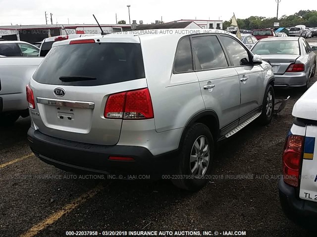 5XYKT3A11CG247017 - 2012 KIA SORENTO LX SILVER photo 4