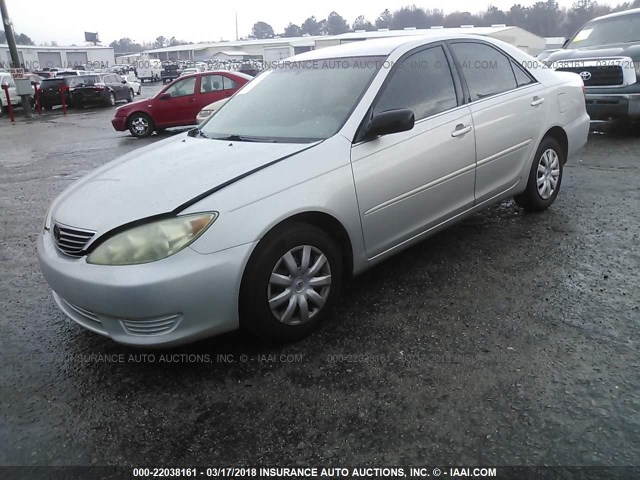 4T1BE32K65U385327 - 2005 TOYOTA CAMRY LE/XLE/SE 银色 照片 2
