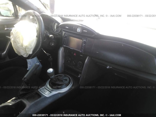 JF1ZNAA12E8703670 - 2014 TOYOTA SCION FR-S თეთრი ფოტო 5