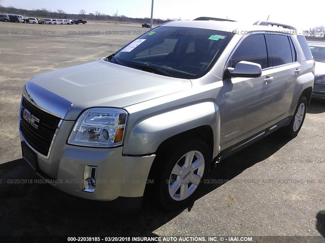 2GKALSEK7D6383633 - 2013 GMC TERRAIN SLE Champagne photo 2