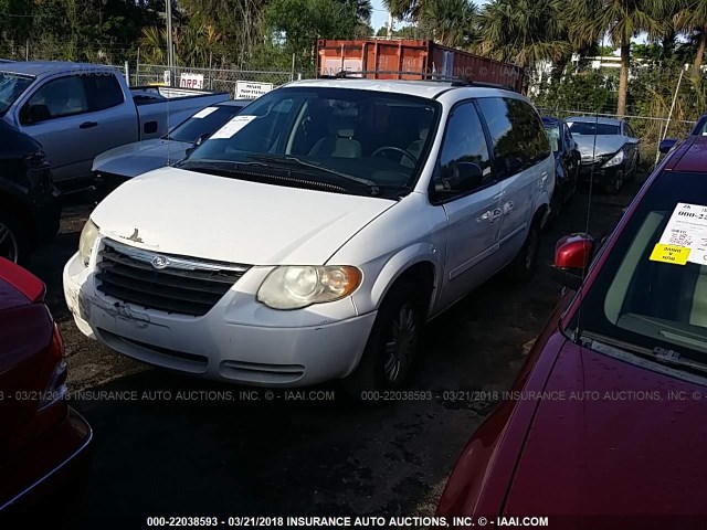 2C4GP54L25R416530 - 2005 CHRYSLER TOWN & COUNTRY TOURING WHITE photo 2