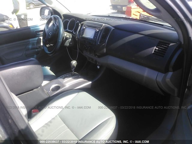 5TFJU4GN7EX061538 - 2014 TOYOTA TACOMA DOUBLE CAB PRERUNNER GRAY photo 5