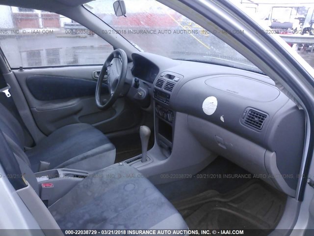 1NXBR12E1YZ378390 - 2000 TOYOTA COROLLA VE/CE/LE 银色 照片 5