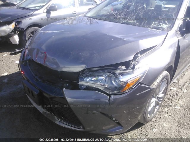 4T1BF1FK4GU576713 - 2016 TOYOTA CAMRY LE/XLE/SE/XSE Gris photo 6
