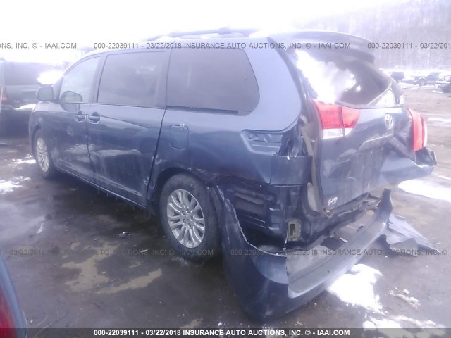 5TDYK3DC6ES443809 - 2014 TOYOTA SIENNA XLE/LIMITED BLUE photo 3