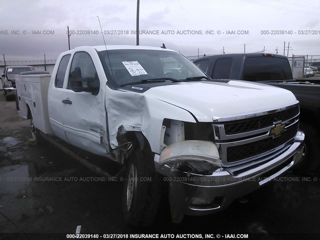 1GC2KXCG3BZ342769 - 2011 CHEVROLET SILVERADO K2500 HEAVY DUTY LT WHITE photo 1