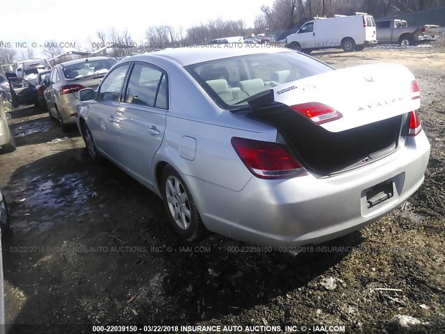 4T1BK36B15U007886 - 2005 TOYOTA AVALON XL/XLS/TOURING/LIMITED SILVER photo 3