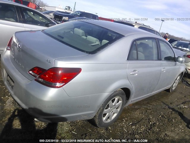 4T1BK36B15U007886 - 2005 TOYOTA AVALON XL/XLS/TOURING/LIMITED SILVER photo 4