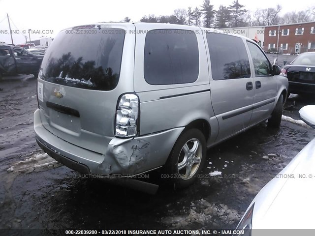 1GNDV231X8D197645 - 2008 CHEVROLET UPLANDER LS SILVER photo 4