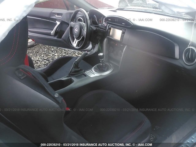 JF1ZNAA16E9702600 - 2014 TOYOTA SCION FR-S ვერცხლისფერი ფოტო 5