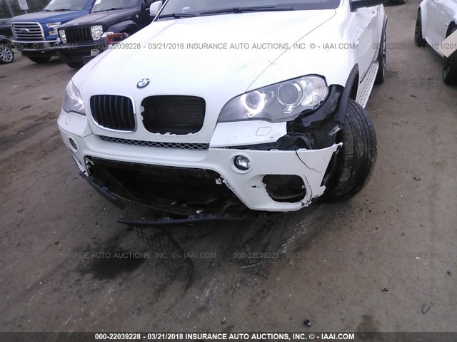 5UXZV8C53CL425700 - 2012 BMW X5 XDRIVE50I WHITE photo 6