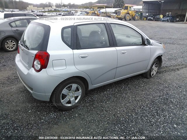 KL1TD6DE0AB110702 - 2010 CHEVROLET AVEO LS/LT 银色 照片 4
