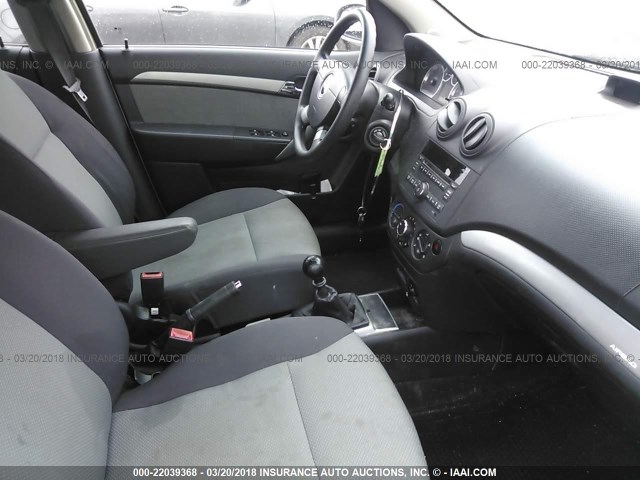 KL1TD6DE0AB110702 - 2010 CHEVROLET AVEO LS/LT 银色 照片 5