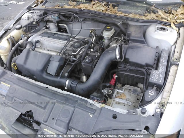 1G1JF14F047324630 - 2004 CHEVROLET CAVALIER LS 银色 照片 10