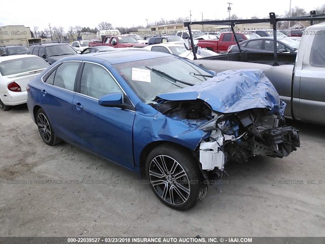 4T1BF1FK6GU518358 - 2016 TOYOTA CAMRY LE/XLE/SE/XSE ლურჯი ფოტო 1