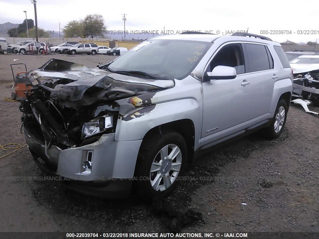 2CTALDEW0A6287885 - 2010 GMC TERRAIN SLE SILVER photo 2