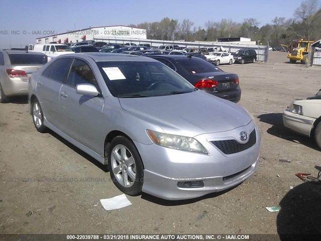 4T1BK46K17U017293 - 2007 TOYOTA CAMRY NEW GENERAT LE/XLE/SE SILVER photo 1