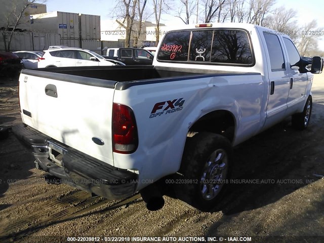 1FTSW21P05EB43460 - 2005 FORD F250 SUPER DUTY WHITE photo 4