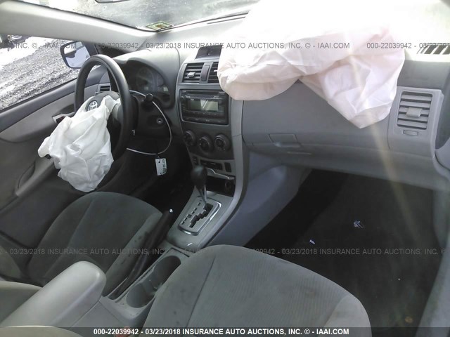 2T1BU4EEXCC900617 - 2012 TOYOTA COROLLA S/LE SILVER photo 5