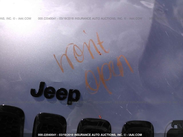 1C4PJMCX2JD505267 - 2018 JEEP CHEROKEE LATITUDE Gümüş foto 10