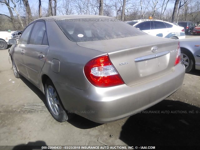 4T1BE32K53U256184 - 2003 TOYOTA CAMRY LE/XLE/SE ოქროსფერი ფოტო 3